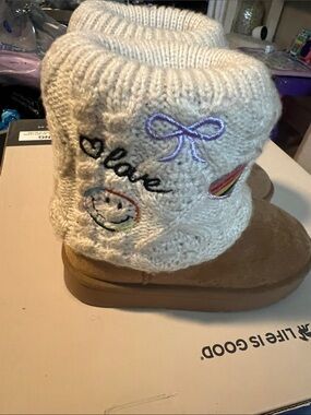 Steve Madden Kids Tan Boot with Cream Knit Cuff and Colorful Embroidery